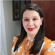 Profesora de lengua castellana, también puedo dar apoyo con actividades de inglés especialmente niños y niñas hasta grado 5.